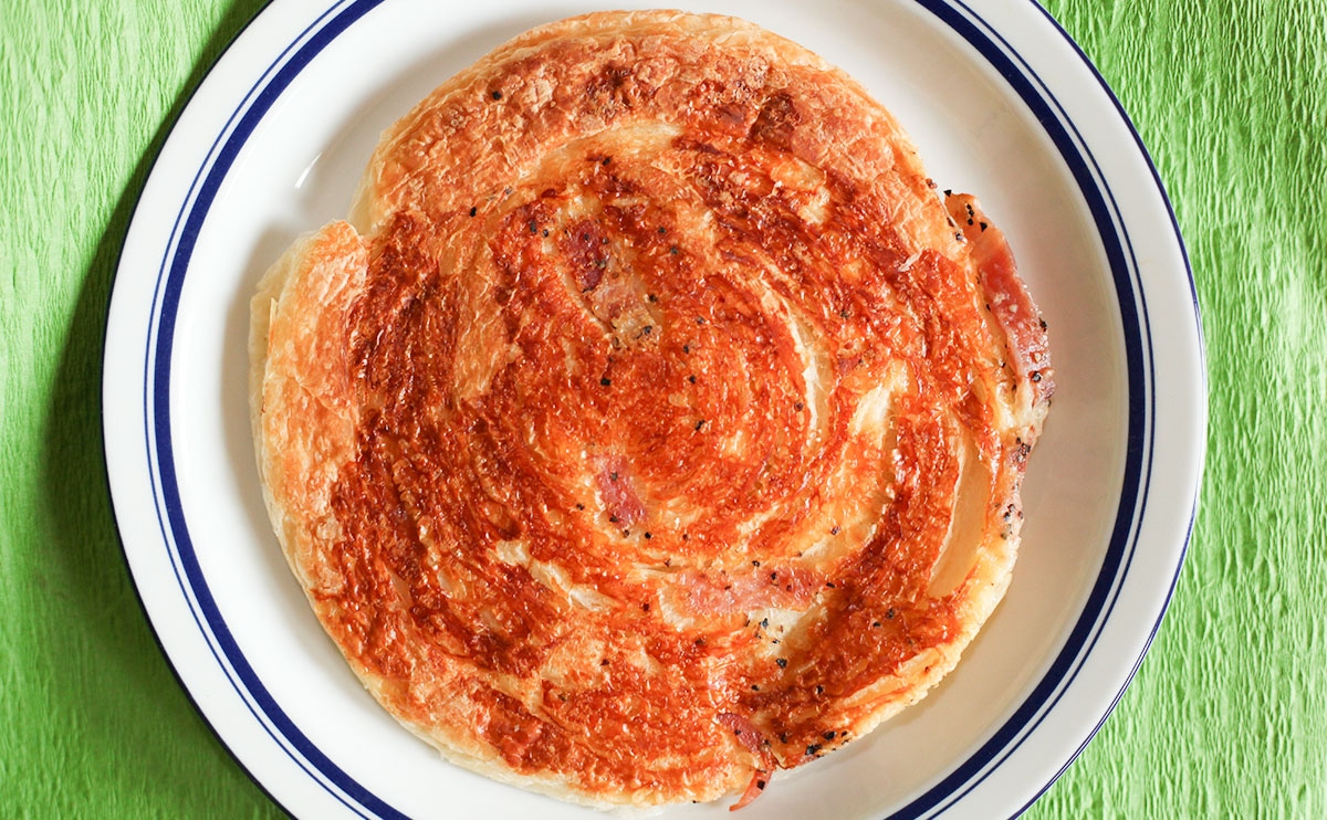 おつまみにも!? ファミマの平べったい系新商品がハマるおいしさだった！