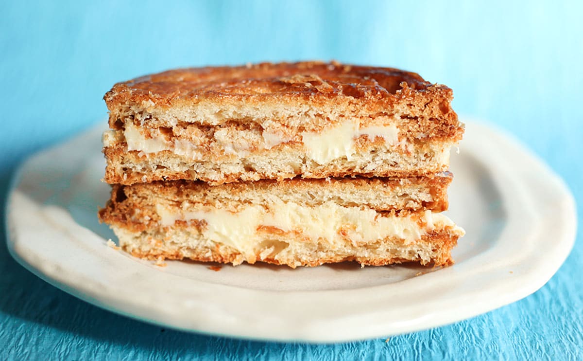 「革命起きた」「お腹にたまる」ファミマの新作パン、某人気銘菓の巨大版だった！