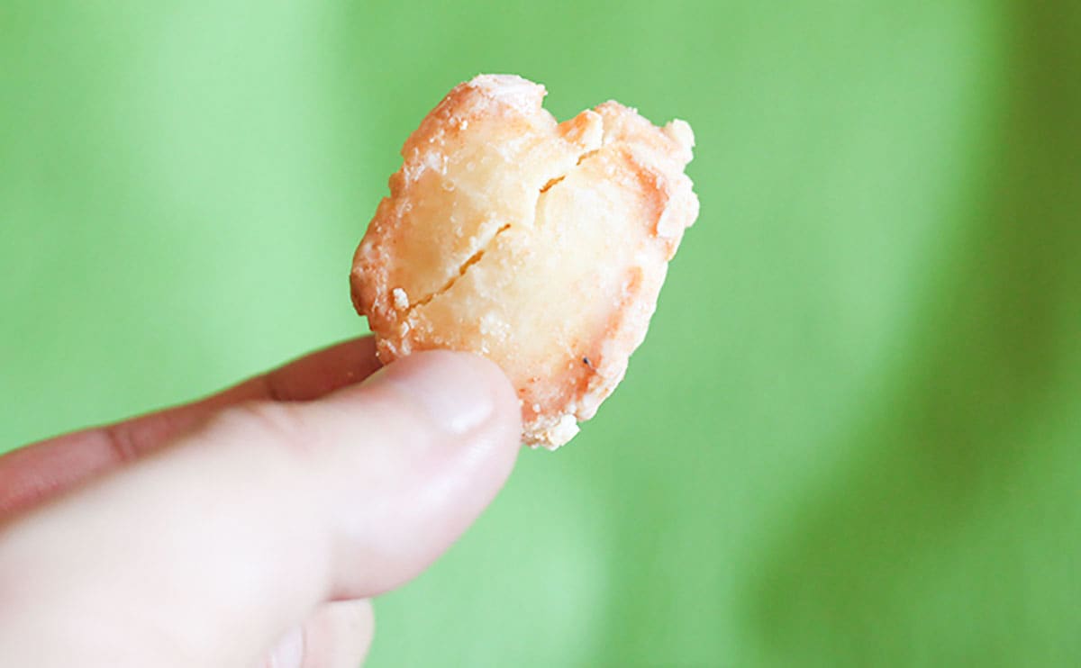 「おかきにチョコ染みこませちゃいましたクリームチーズ味」手持ち