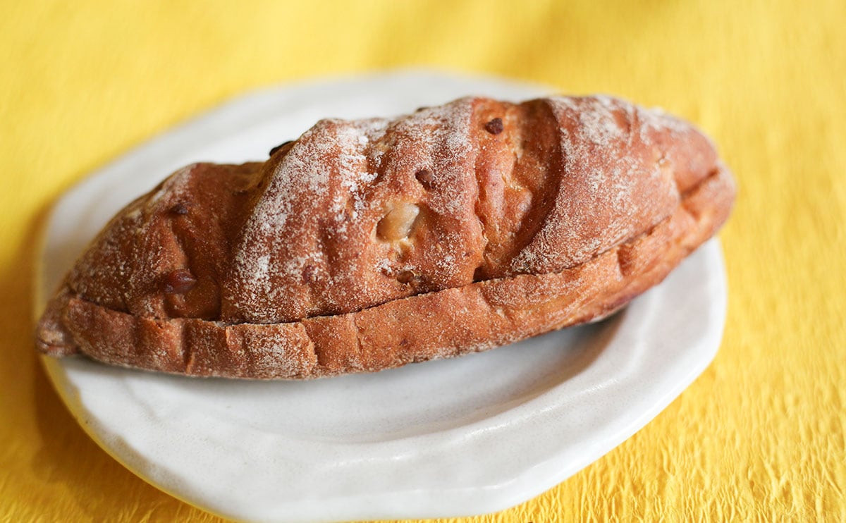 「マチノパン　マロンバゲット」側面