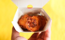 中に秘密が!? 「からあげクン」の新作、本当に100個くらい食えそう！！