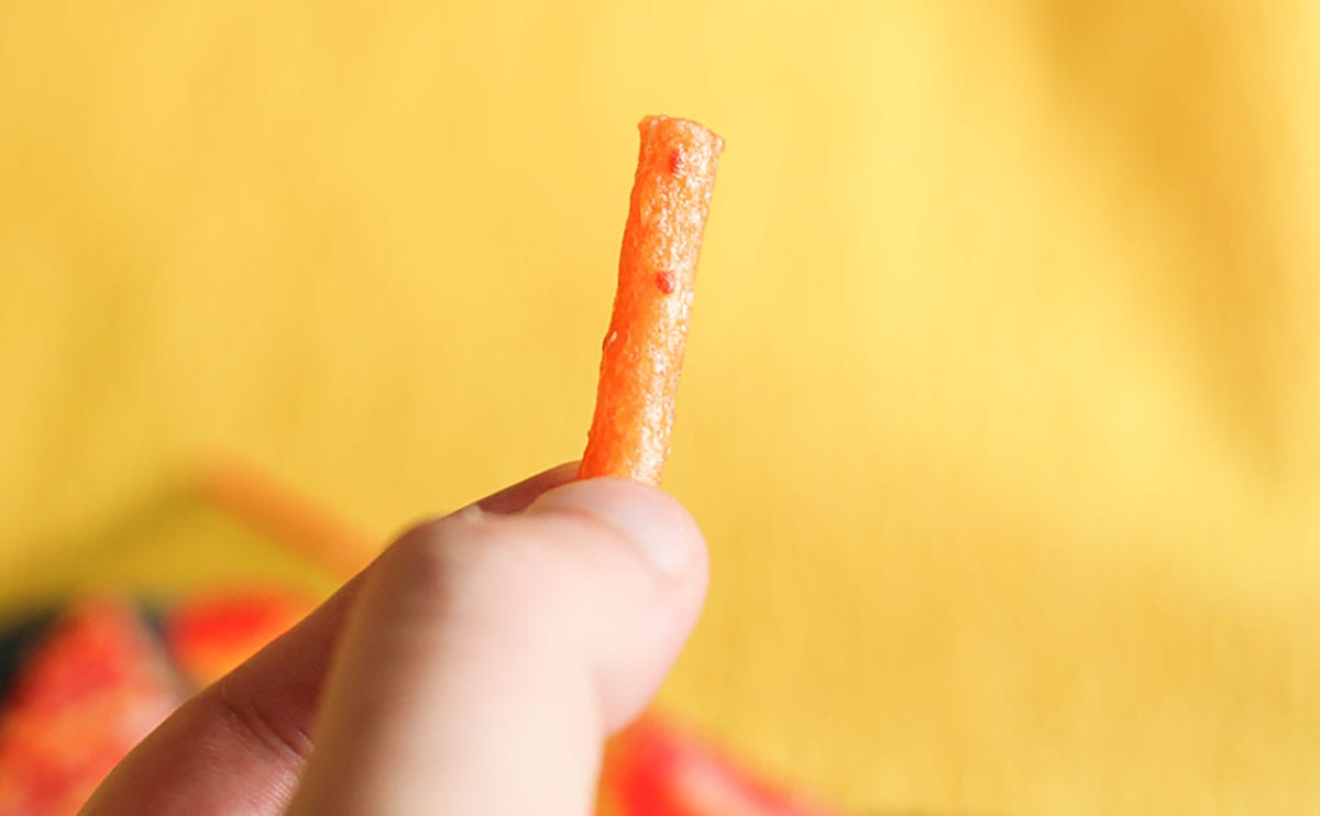 「カルビー おつまみじゃがりこ 激辛REDピザ味 38g」手持ち