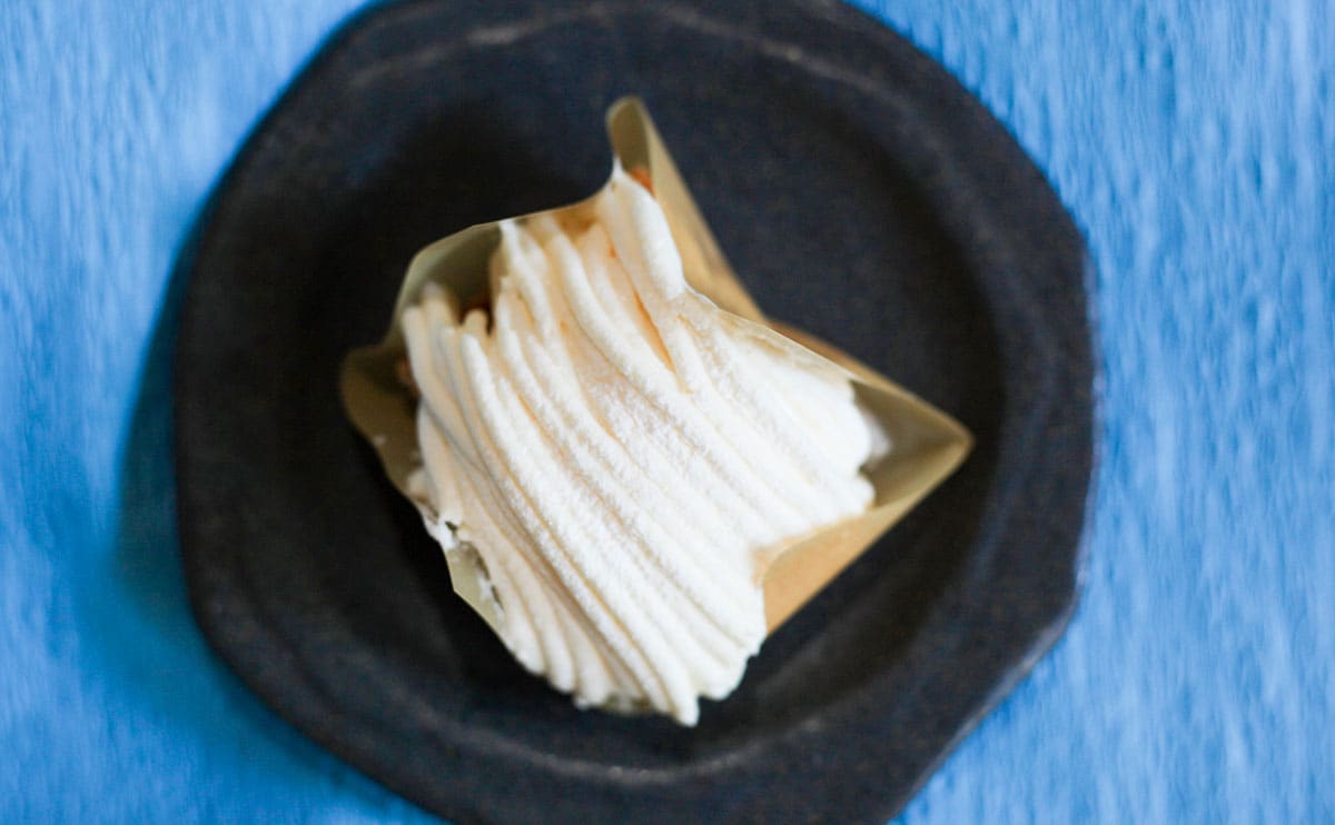 「Uchi Café×Milk MILKモンブランケーキ みるく＆バター」俯瞰