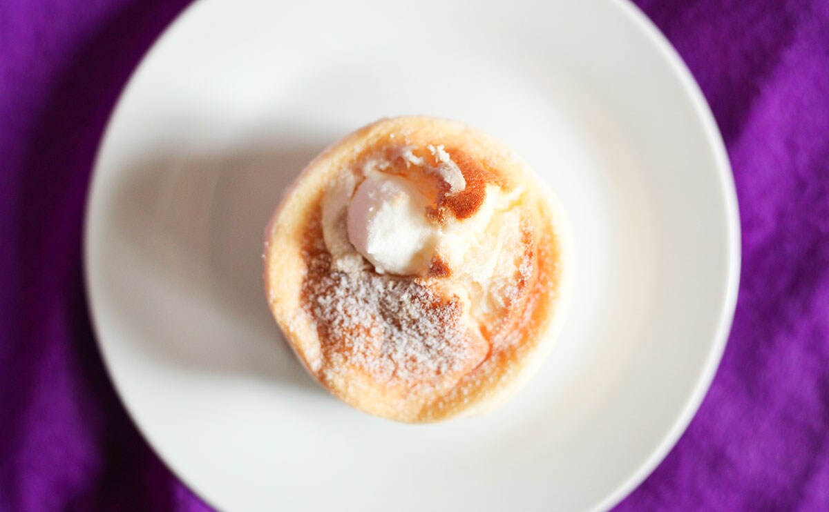 「ふわしゅわスフレチーズケーキ（チーズクリーム入り）」俯瞰