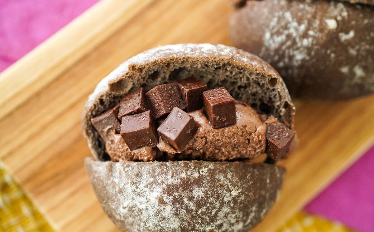 「糖質を控えたハイカカオチョコブレッド2個入」の中身