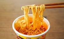 万人受けは絶対しない！セブン人気シリーズから新カップ麺登場