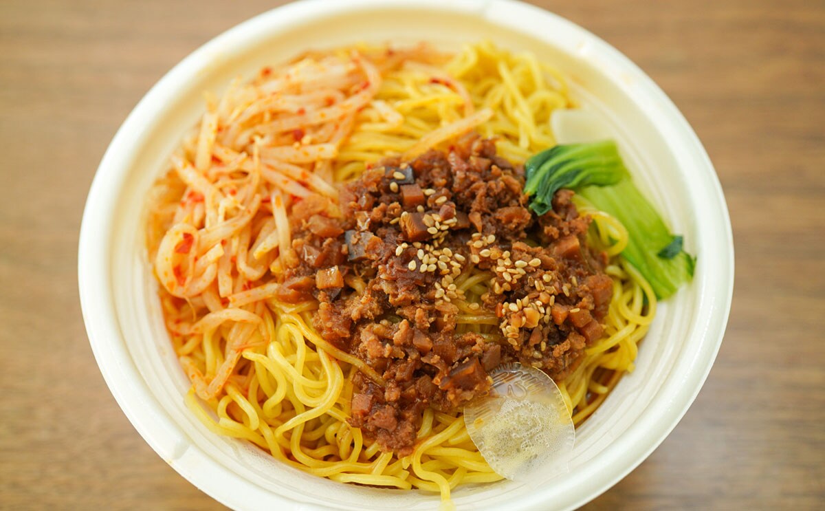 悶絶級のうまさ！セブン、新発売の麺はやみつき系