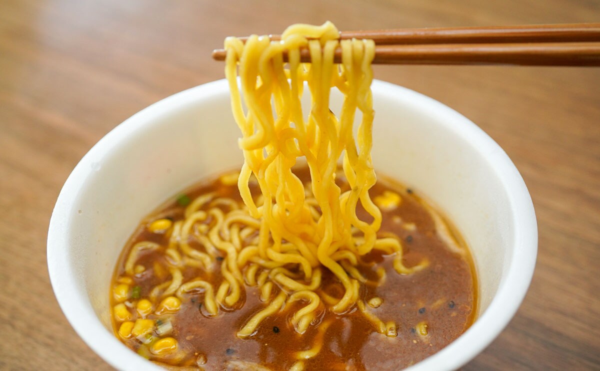 みそ好き歓喜!? 人気店の味がカップ麺で登場