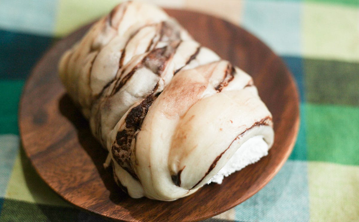 「たっぷりミルクホイップコロネ」商品アップ