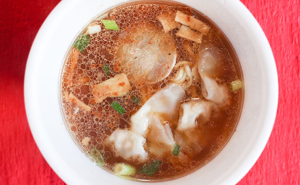 「とら食堂 ワンタン麺」俯瞰