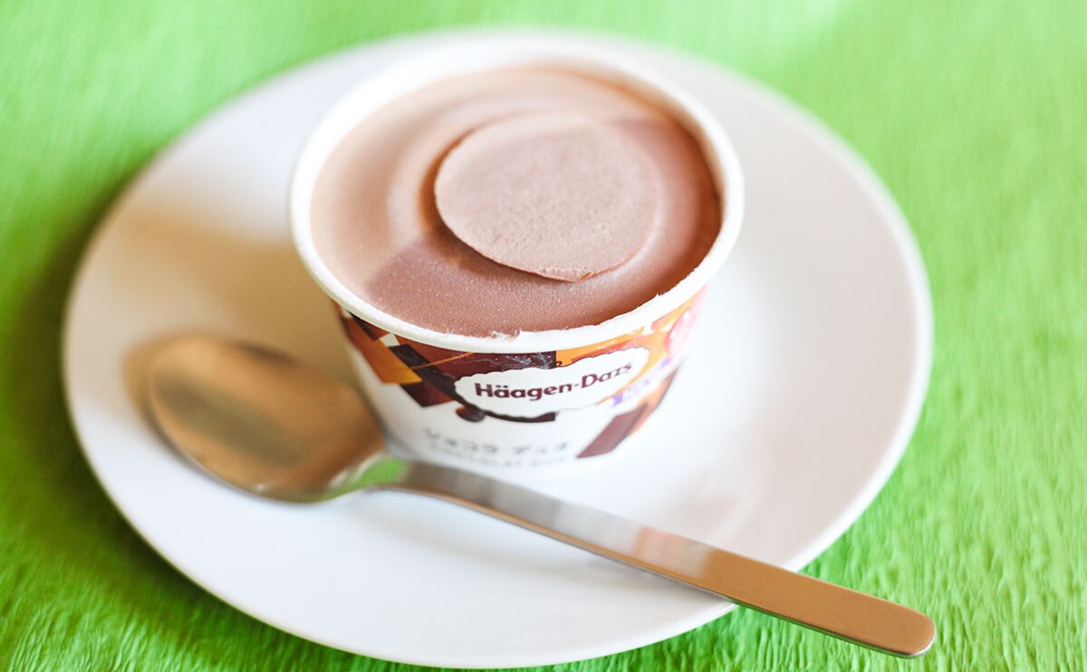 「ハーゲンダッツ　ショコラ　デュオ」横アングル