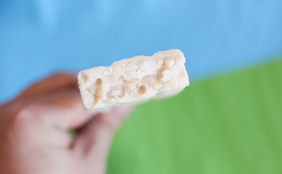 「白あずきバー」断面