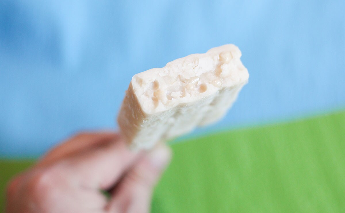 「白あずきバー」断面