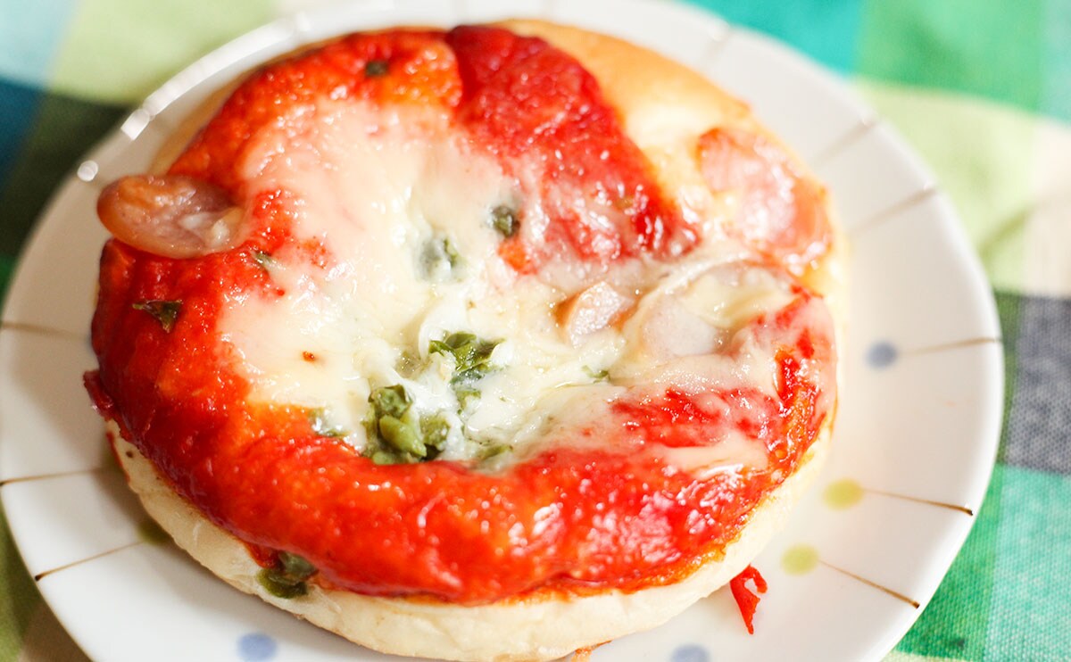 「具がたっぷり！ピザパン」商品アップ