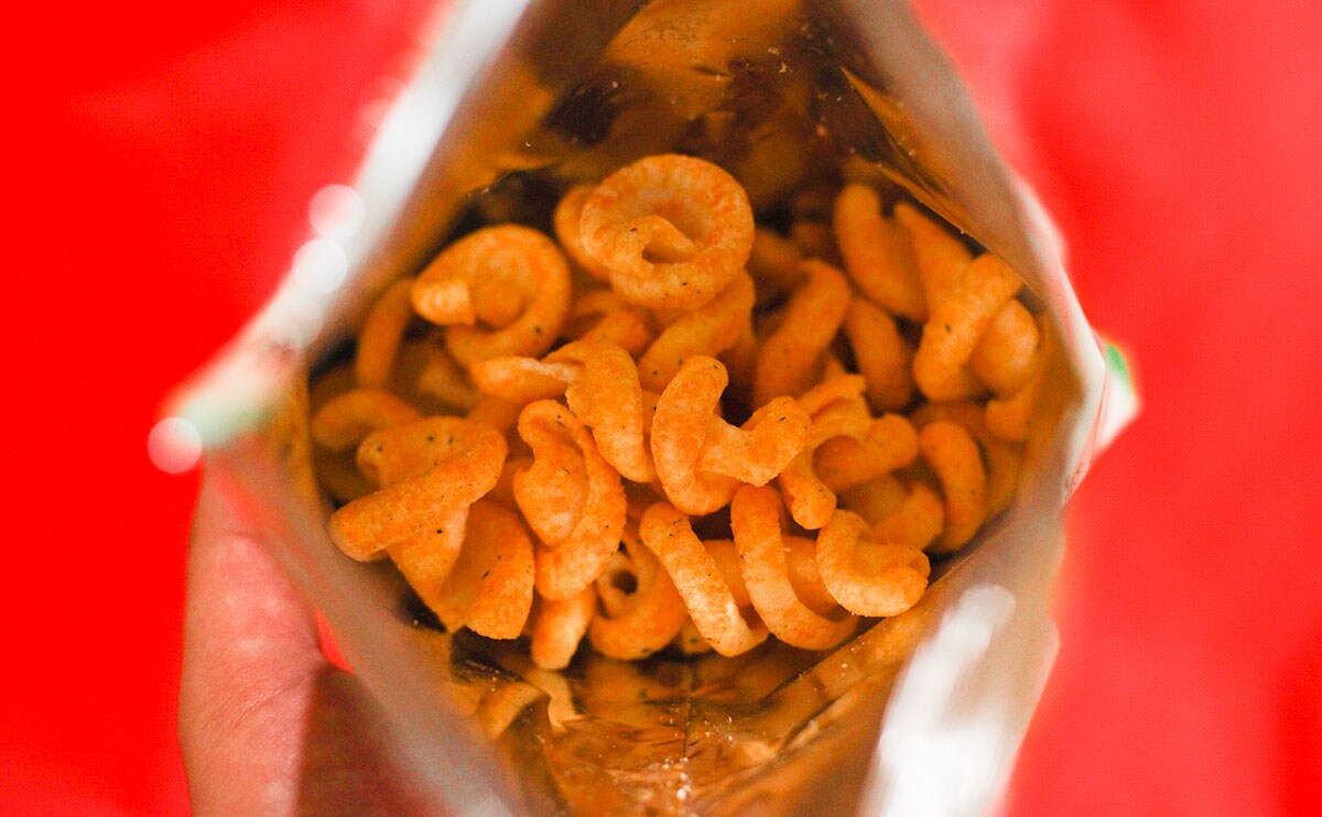 「ドラゴンポテト 喫茶店のミートソース味 50g」開封