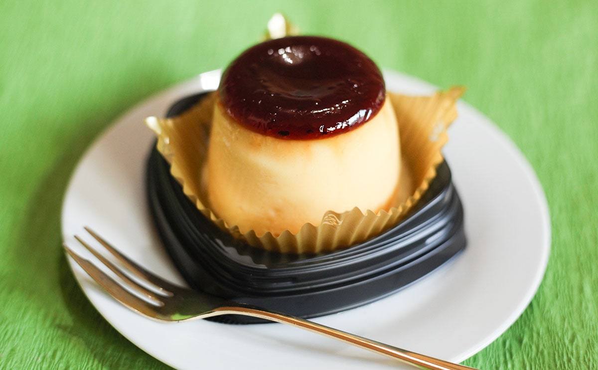 「まるでプリンな生カスタードケーキ」横アングル