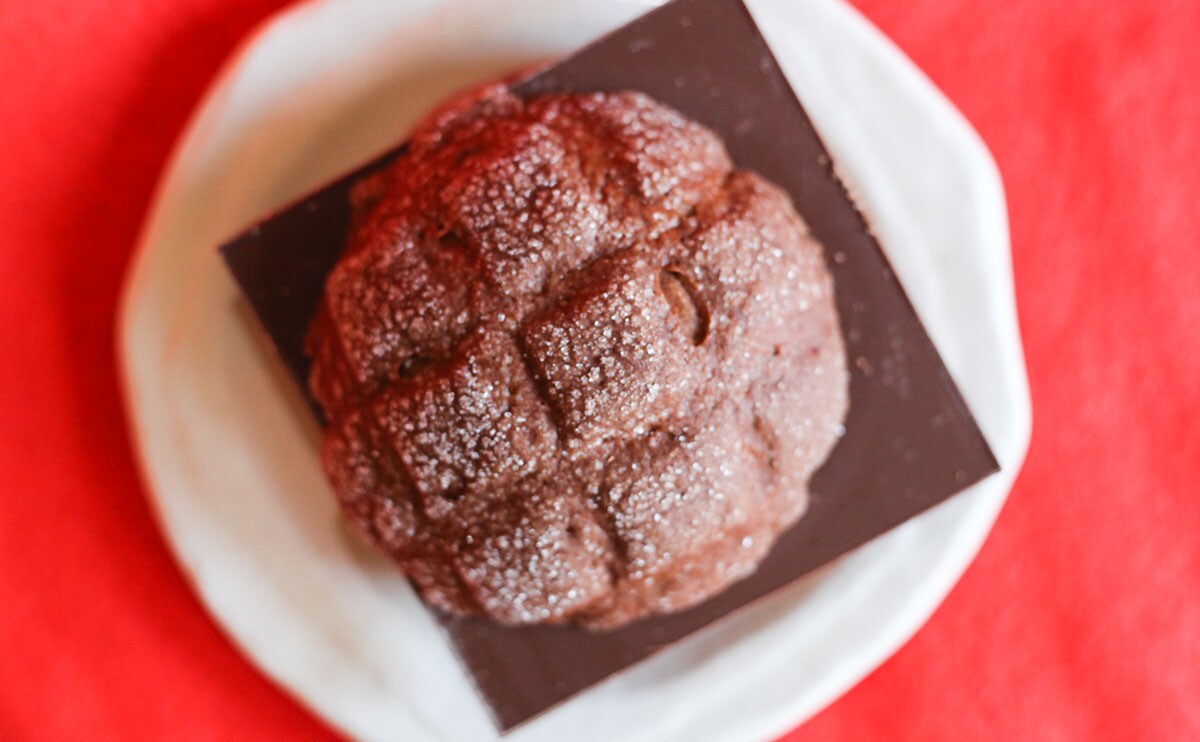 「食感が楽しい」「すごいの見つけた」ローソン新商品、はみ出すぎ！！