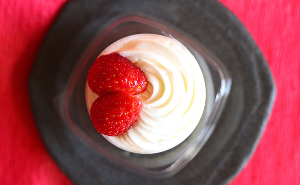 「苺の冠雪ショートケーキ」俯瞰