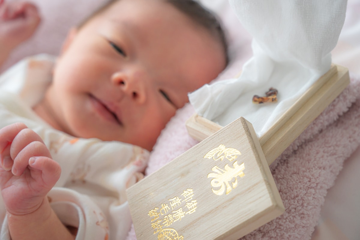 へその緒がついた赤ちゃんのケアは?注意点や取れる時期の目安も