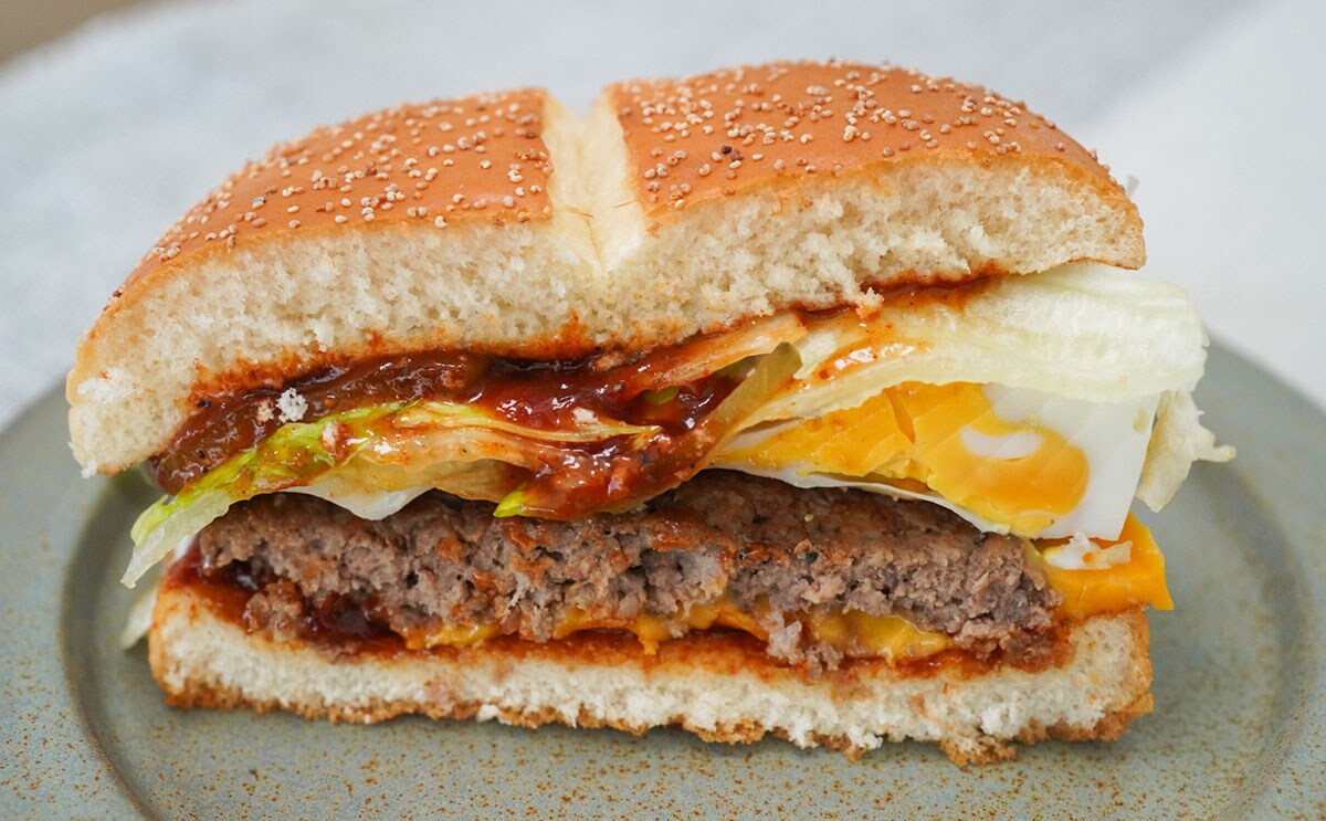 「レギュラー商品にして」「ソースがうまい」マック新商品が話題に
