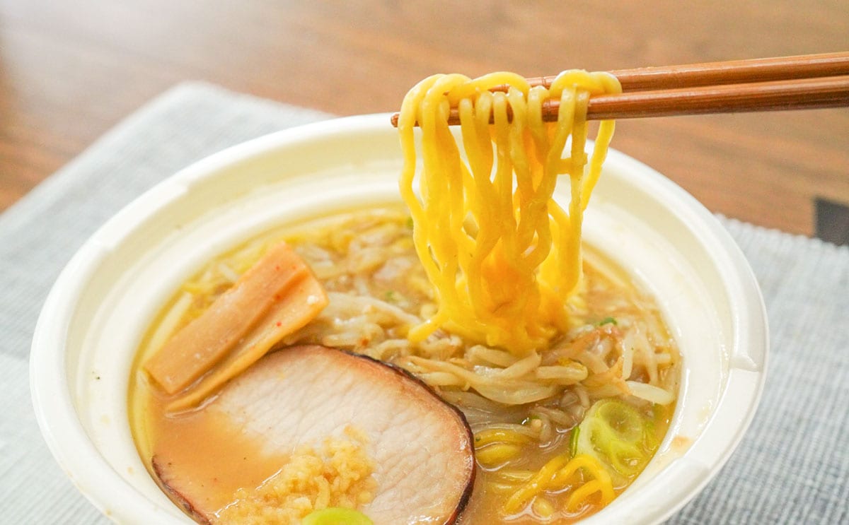 「寒い日に最高」「完飲した」セブンの新作ラーメンがうますぎる