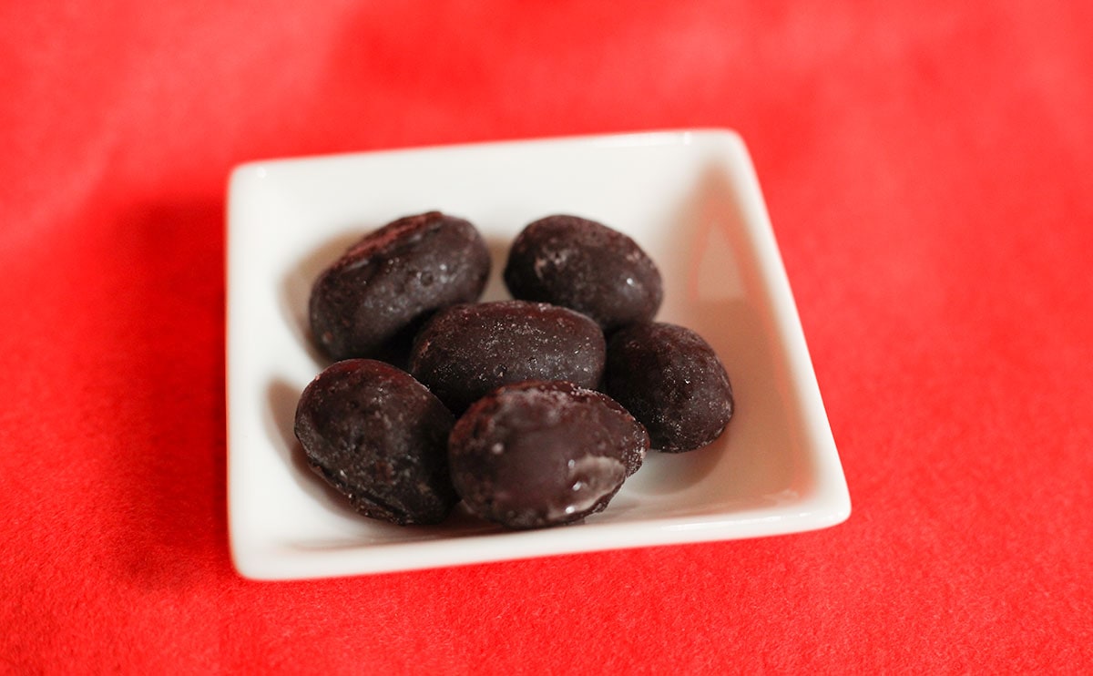 【1/17発売】ひんやりジューシーな“黒い粒”の正体は？