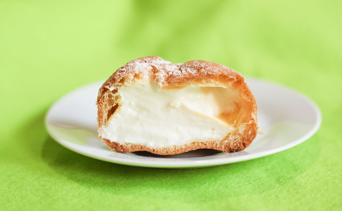 ファミマスタッフ考案！No.1シュークリームが凱旋！