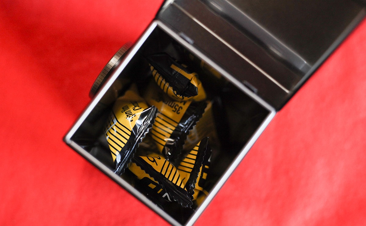 思わず買っちゃった…カルディの「カメラ缶」がかわいすぎる!!