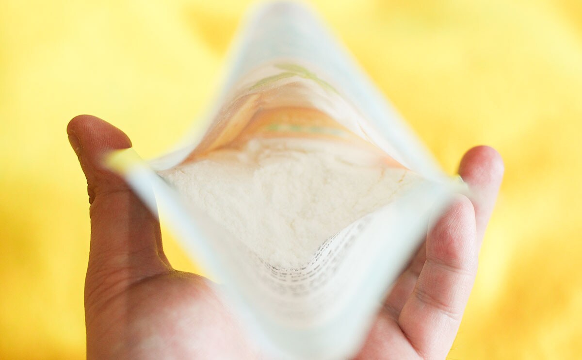 白い粉が1分でホイップに!? カルディで便利商品みつけた!