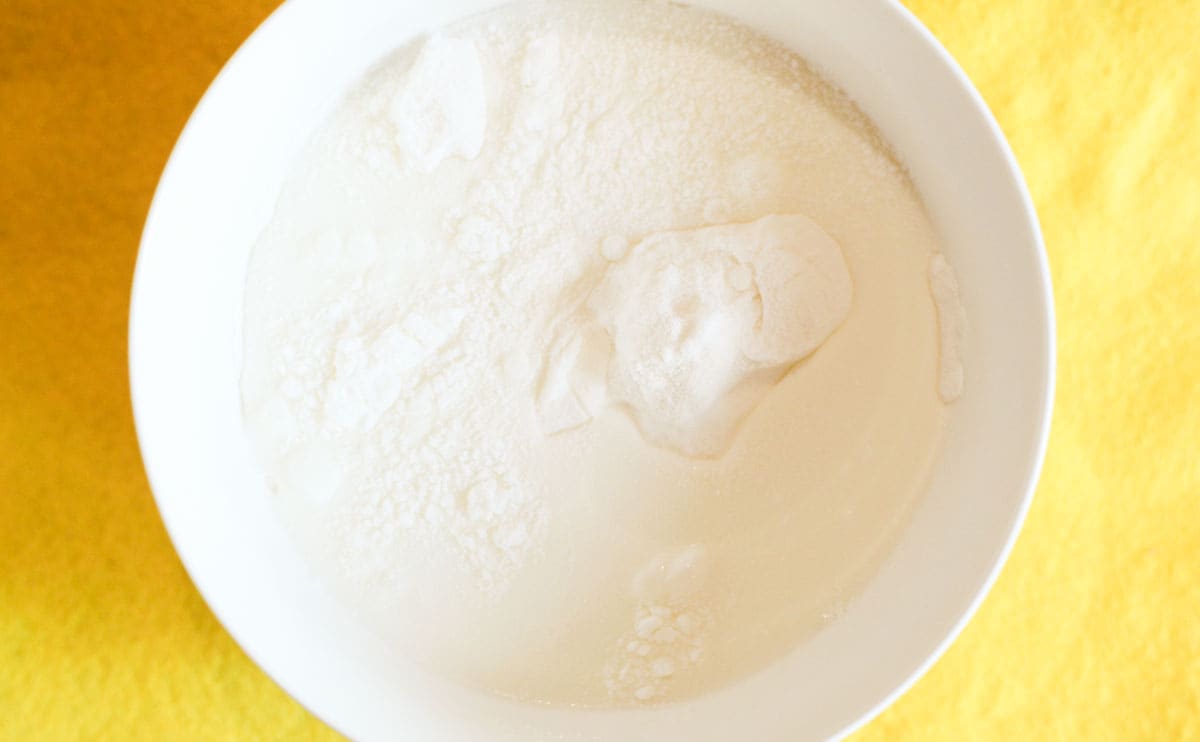 白い粉が1分でホイップに!? カルディで便利商品みつけた!