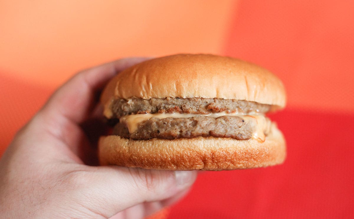 調べても出てこない…ローソンの“謎バーガー”の正体は?