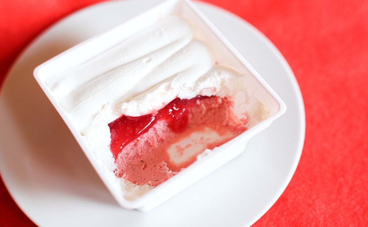 【ローソン】「甘酸っぱさ全開」「やばうま」話題のコラボ新商品を食べてみた