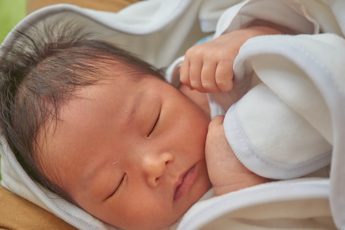 添い乳のやり方を知ろう。手順やあると便利なもの、注意点をチェック