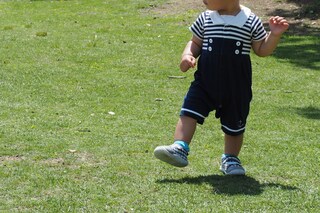 子どもの靴のサイズはどう決める？年代別のおすすめ商品9選も紹介