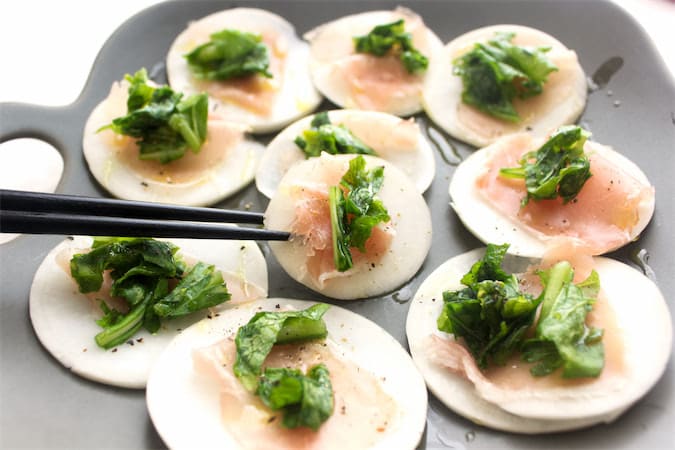 瑞々しい生のままで「かぶパッチョ」作ってみた！生ハムの芳醇な旨味とホロ苦な塩揉み葉っぱと好相性♡