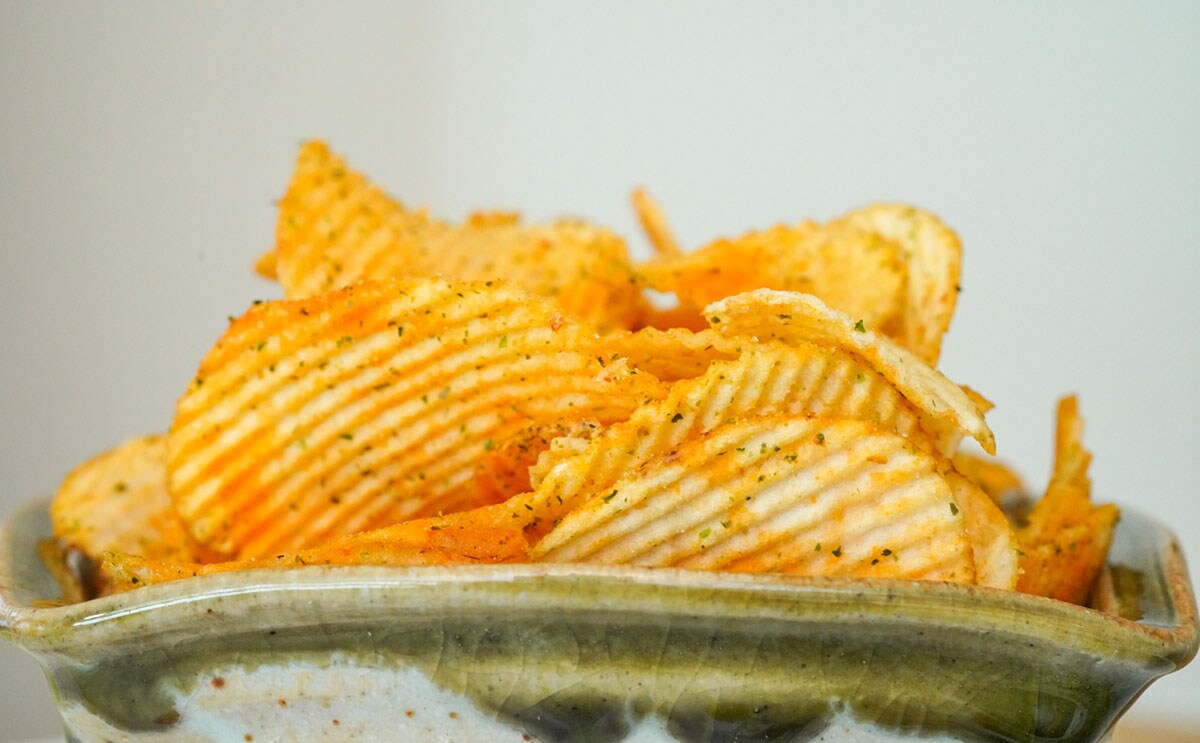 ガツンと系！罪深い背徳系ポテトチップスがやみつきになる