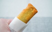 「かなりウマいな」セブンに銘店監修のホットスナック登場