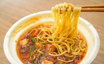 セブン新作麺が激うま！本格的な味がクセになる