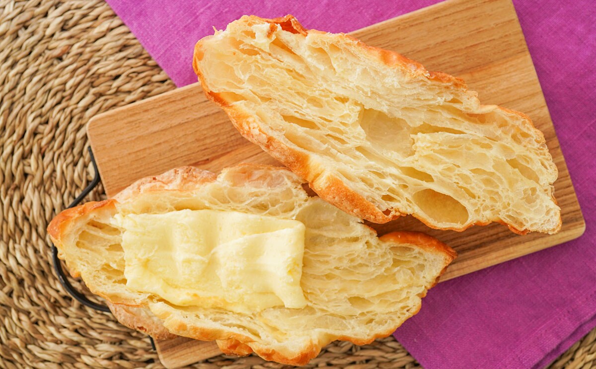 「超うまい」「売ってなかった」ファミマ135円パンは背徳グルメかも