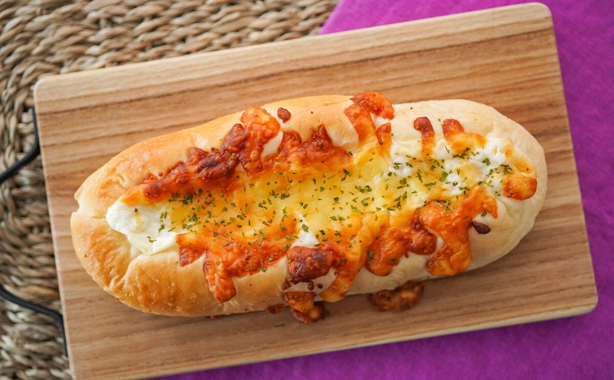 セブン新作パンはチーズまみれで激うま