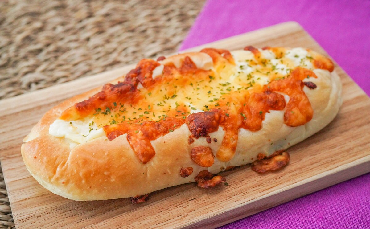 セブン新作パンはチーズまみれで激うま