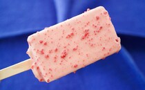 「何度も買ってる」「レベル高い」セブン人気アイスが復活