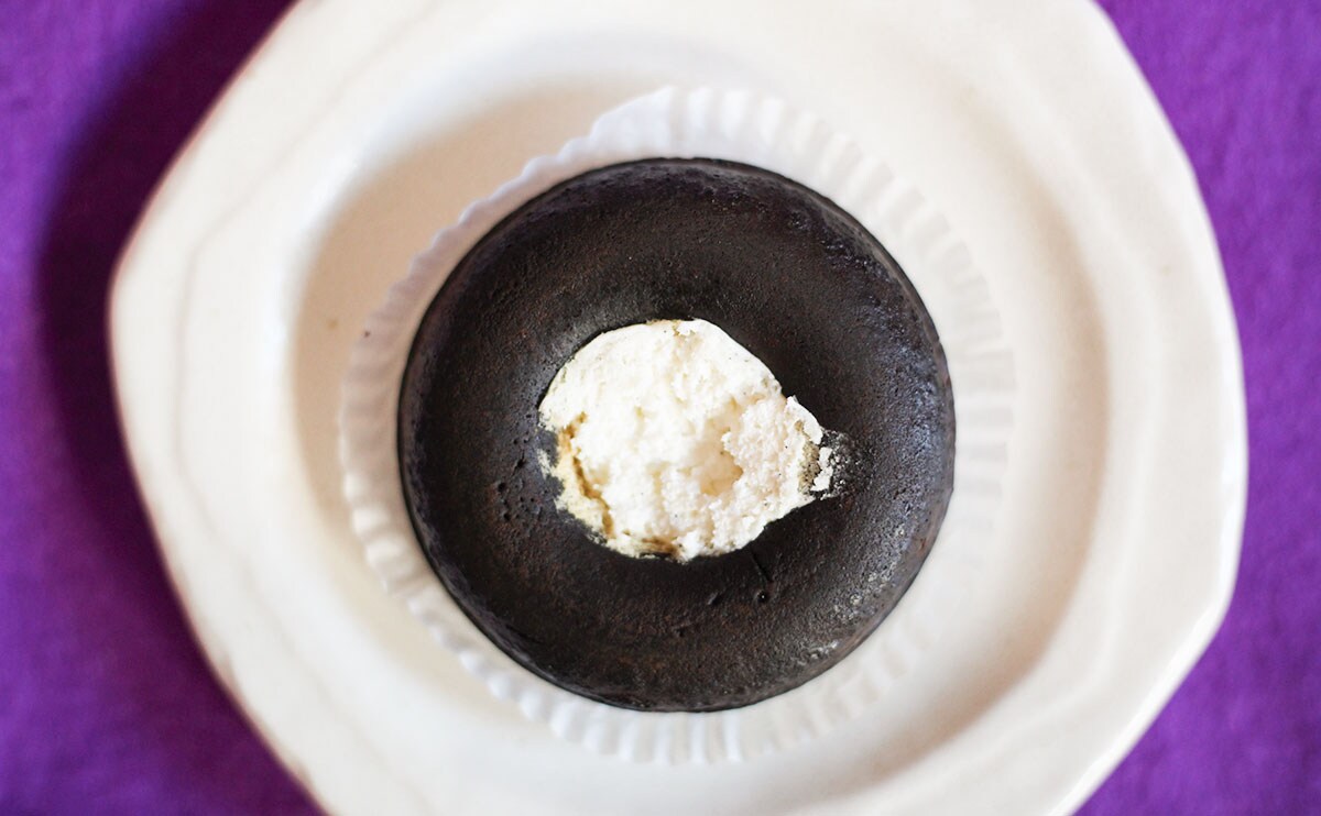 「うますぎ」「進化してる」ファミマの爆売れスイーツが帰ってきた!!