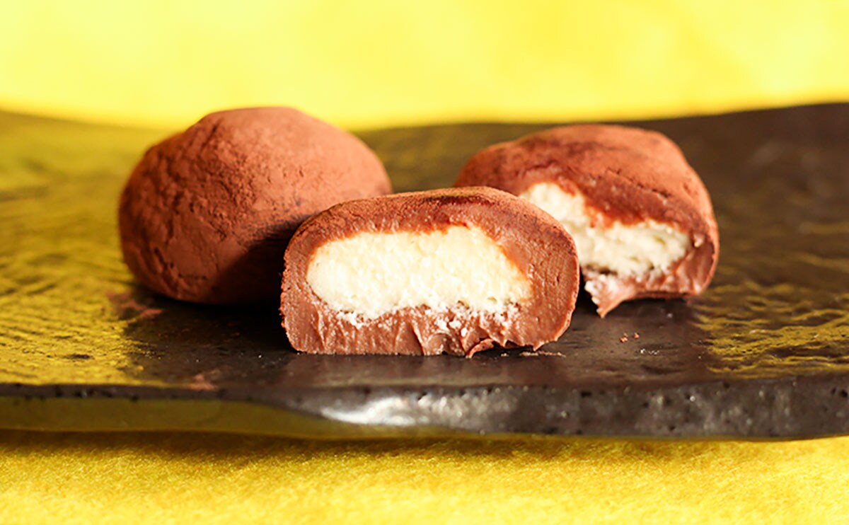 「まじウマです」「ヤバ」ローソンの“茶色い玉”が激甘で最高だった!