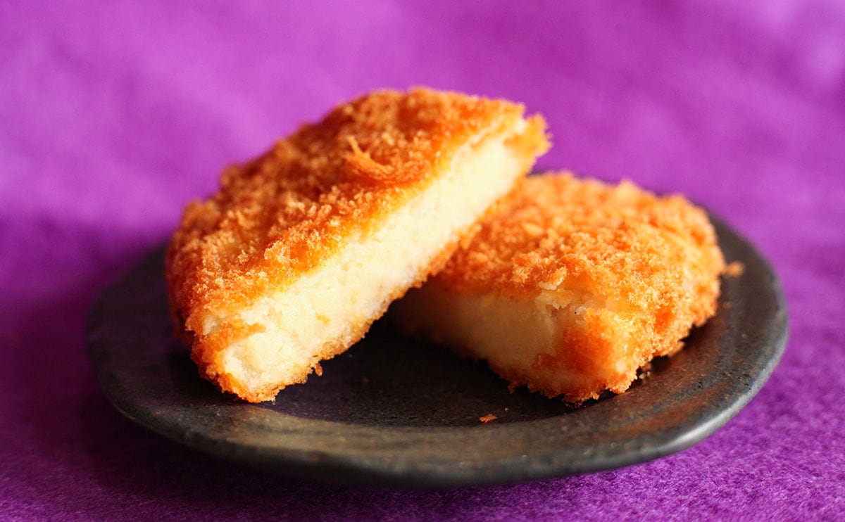 【ローソン】「でかい」と噂のコロッケを食べてみた!!