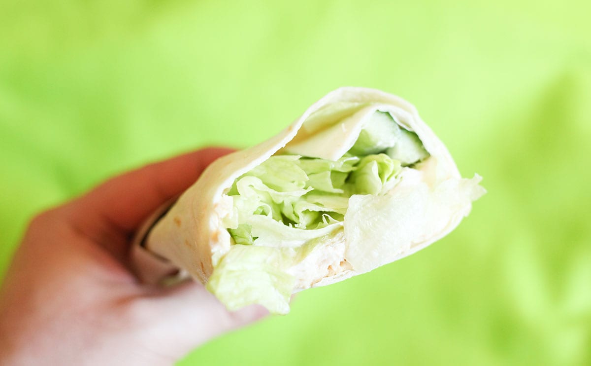 野菜がシャキシャキ!ローソンの「サラダラップ」がなんかよかった