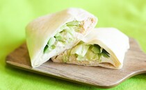 野菜がシャキシャキ！ローソンの「サラダラップ」がなんかよかった