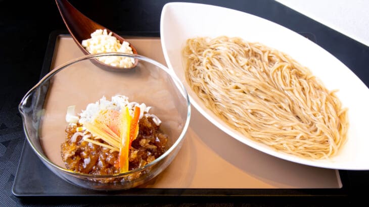 ぷるぷる煮こごりを汁に！新感覚つけ麺が大人気