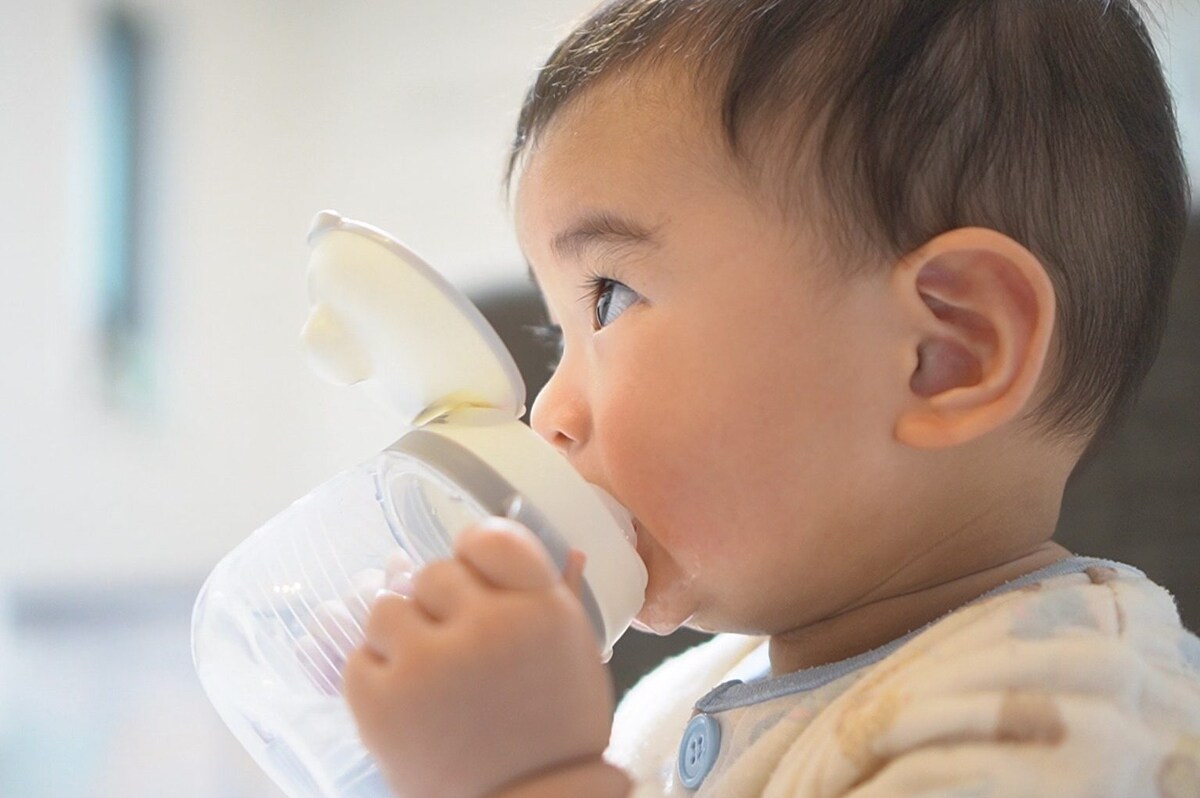 ストローマグのおすすめ14選！使い始める時期の目安と選び方も紹介