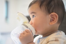 ストローマグのおすすめ14選！使い始める時期の目安と選び方も紹介